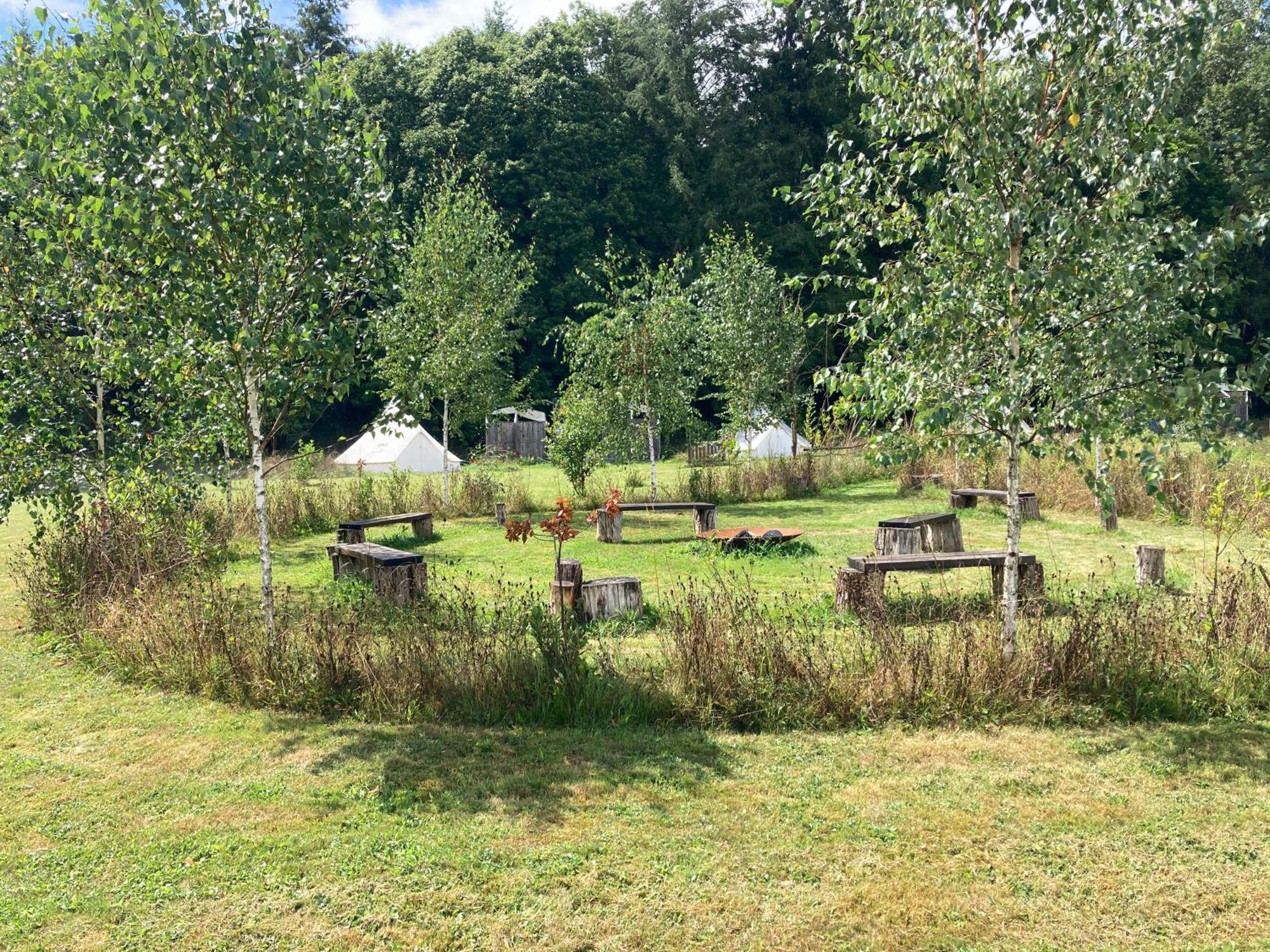 Готель Au Pre Fleuri Eco Glamping Le Lindois Екстер'єр фото