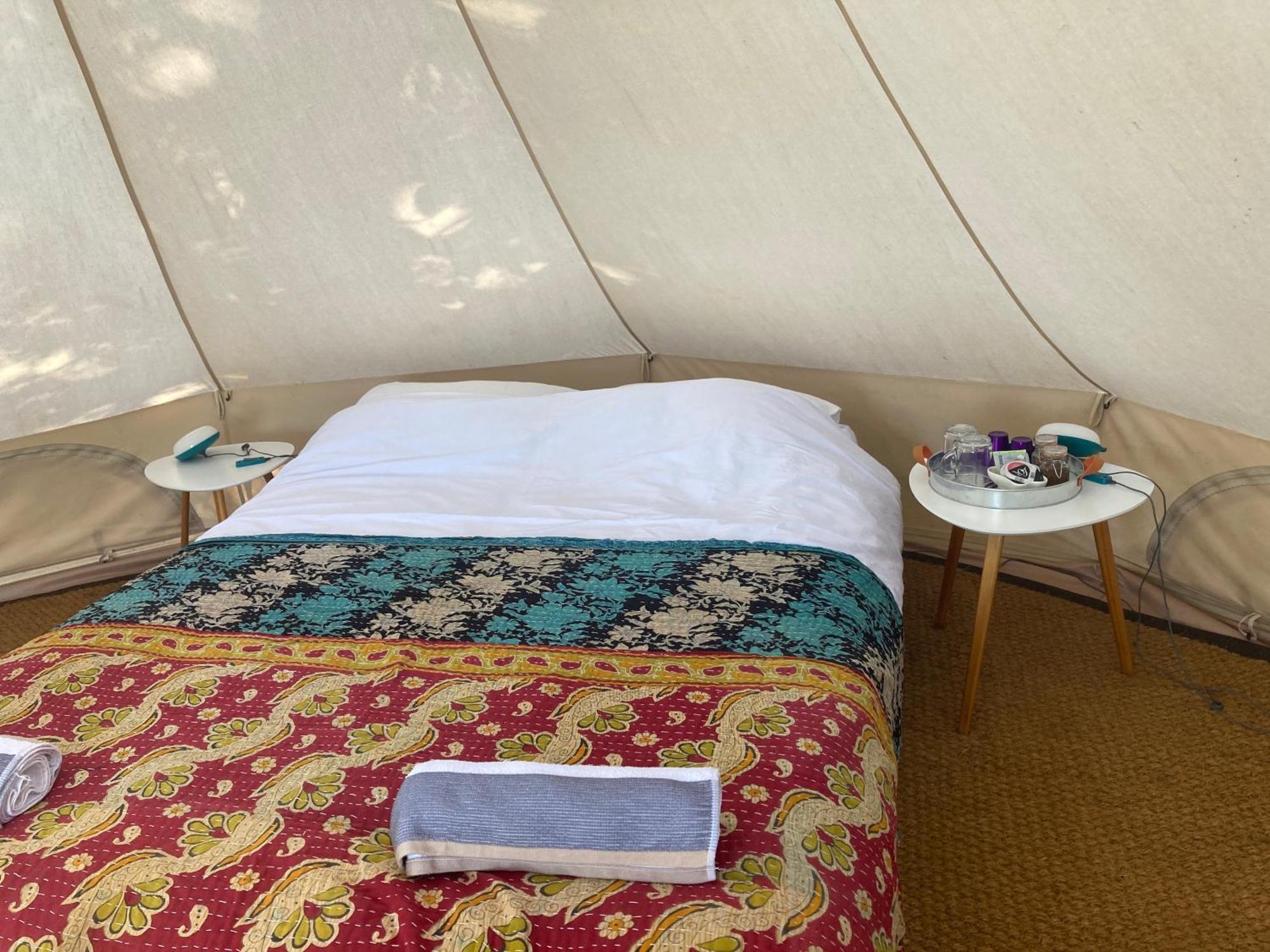 Готель Au Pre Fleuri Eco Glamping Le Lindois Екстер'єр фото
